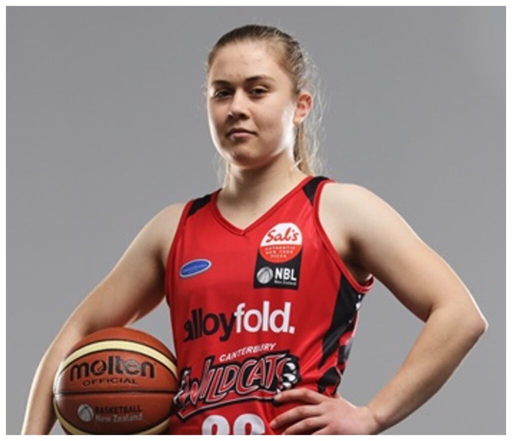 Hannah Mischewski (Canterbury) 2021 Basketball New